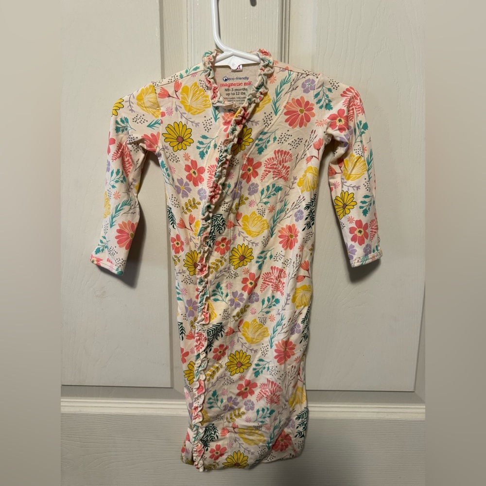 NB-3month magneticme primrose cottage gown